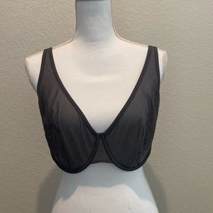 Third love unlined, modern mesh scoop grey bra. Size 36F. Excellent condition.